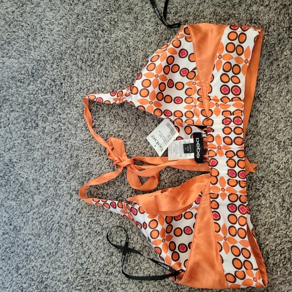 Bebe tie front crop silk halter - Picture 4 of 9